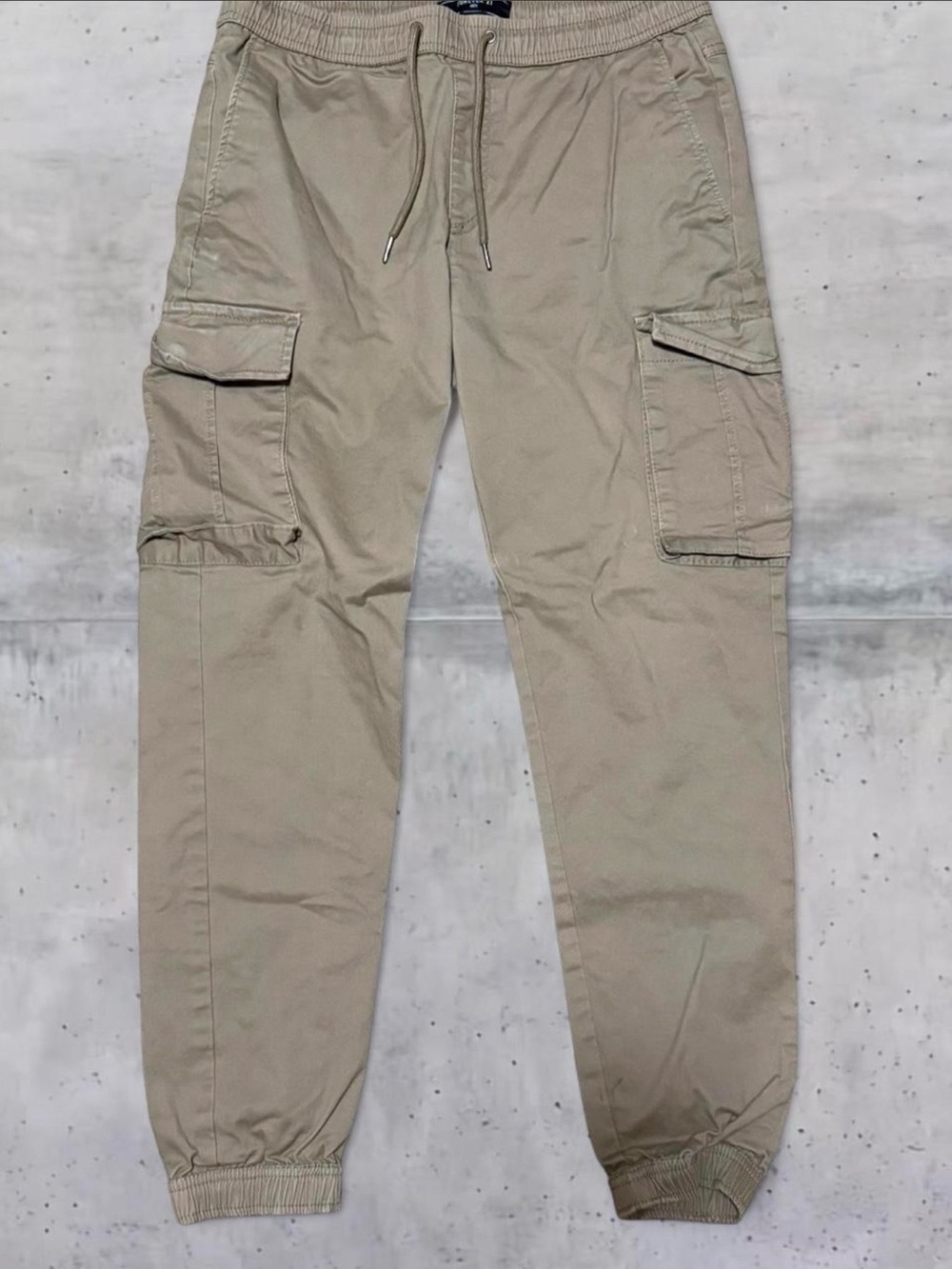 Forever 21 Men's Khaki Cargo Joggers with Drawstring Waist